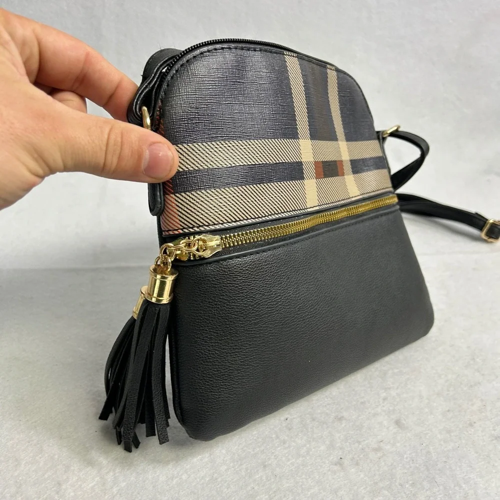 Preppy Plaid Unbranded Womens Small Black Crossbody Bag Tassel Zip Faux Leather‎